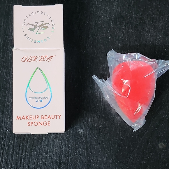 Murillo Twins x Beauty Creations eyeshadow palette and beauty blender sp… - Picture 6 of 7